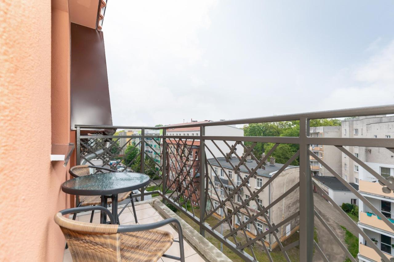 Wind Rose Quarter By Renters *