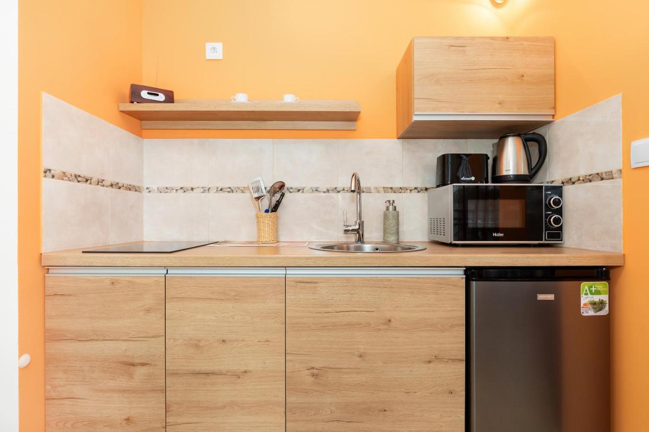 Wind Rose Quarter By Renters Apartment *