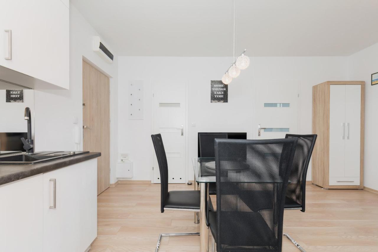 Wind Rose Quarter By Renters Apartment